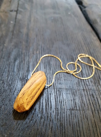 Kunst-Schmuck aus Holz luanna design