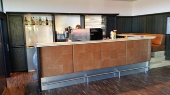 Exklusiver Thekenbau in Restaurant Schlosswirschaft im Best Western Hotel luanna design