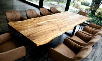 Metro Esstisch in Walnuss luanna design